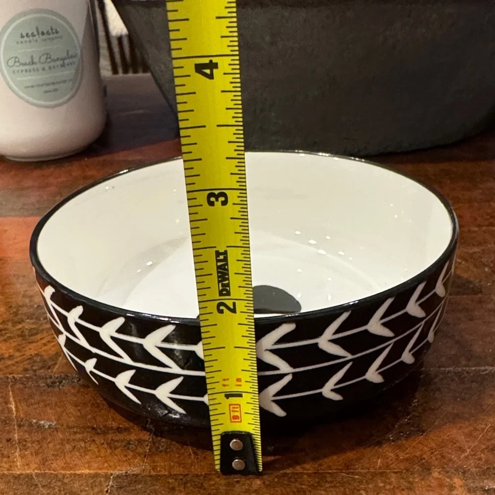 Black and White Pet Bowl with Paw Print (17)
